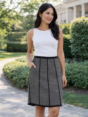 Ann Taylor Silk A-Line Skirt Size 14 Black White Floral Panel